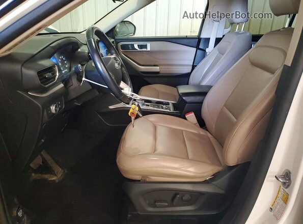 1FMSK8DH2MGA67063 2021 FORD EXPLORER White Вид салону спереду