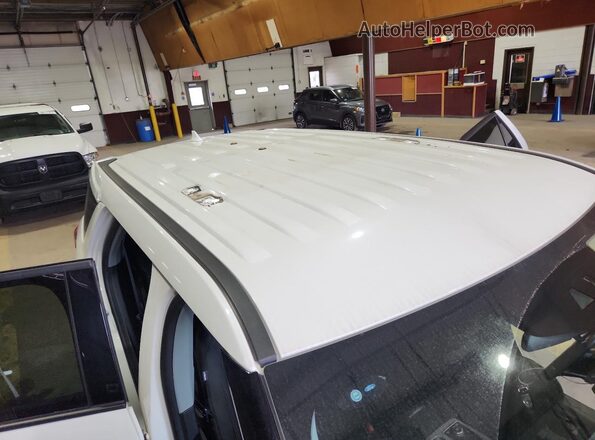 1FMSK8DH2PGB44373 2023 FORD EXPLORER White Սալոնի 360 աստիճան տեսք