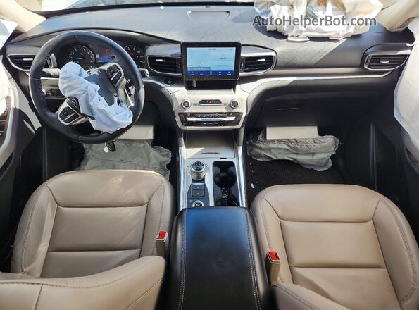 1FMSK8DH4MGC48262 2021 FORD EXPLORER White Widok deski rozdzielczej