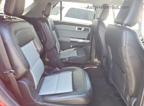 1FMSK8DH4NGB26017 2022 FORD EXPLORER Red Vista interior trasera