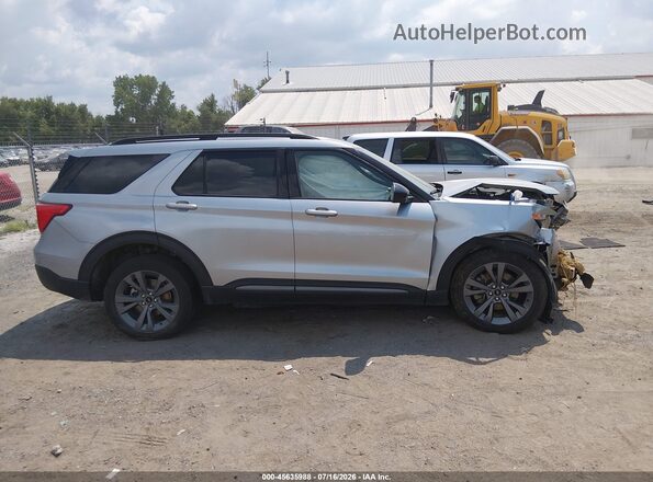 1FMSK8DH4NGC16462 2022 FORD EXPLORER Серебряный Вид задней части салона