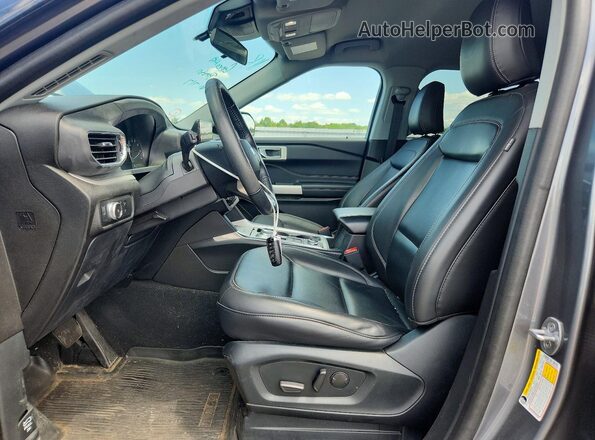 1FMSK8DH4NGC30359 2022 FORD EXPLORER Gray Вид салону спереду
