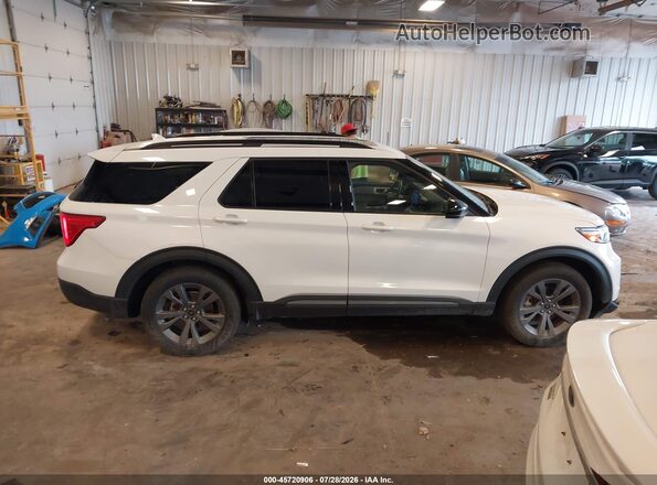 1FMSK8DH5NGC05096 2022 FORD EXPLORER White Սալոնի հետևի տեսք