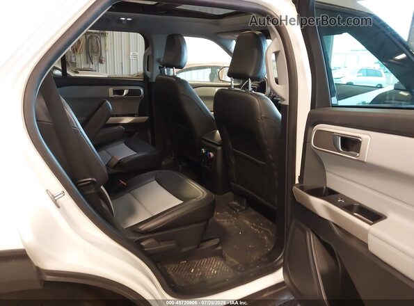 1FMSK8DH5NGC05096 2022 FORD EXPLORER White VIN կոդի պիտակի տեսք