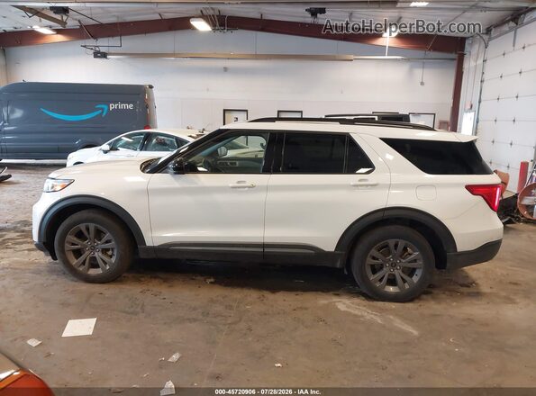 1FMSK8DH5NGC05096 2022 FORD EXPLORER White Սալոնի 360 աստիճան տեսք