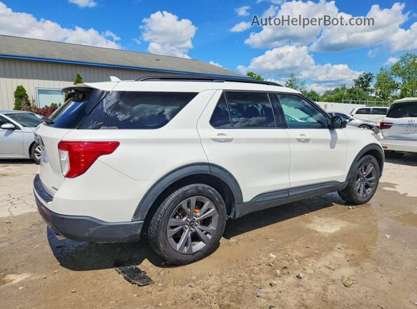 1FMSK8DH6NGA76995 2022 FORD EXPLORER White Trasero derecho