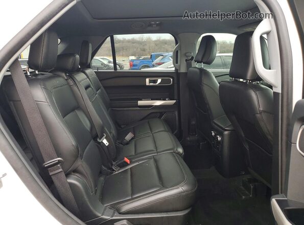 1FMSK8DH7NGA67299 2022 FORD EXPLORER Белый Вид задней части салона