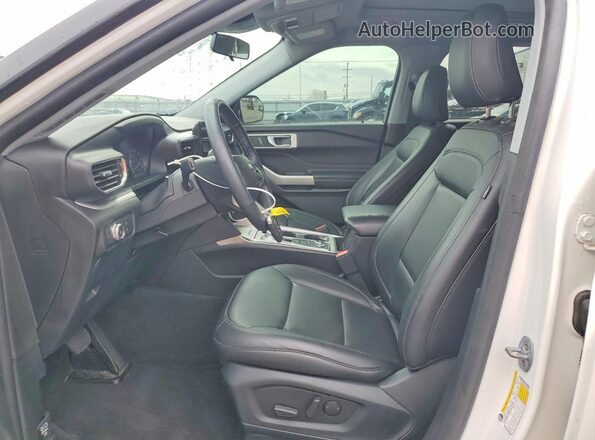 1FMSK8DH7NGA67299 2022 FORD EXPLORER Белый Вид салона спереди