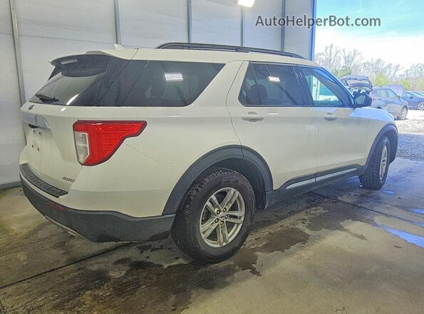 1FMSK8DH7NGC03513 2022 FORD EXPLORER White Trasero derecho