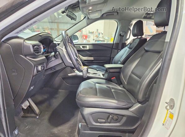 1FMSK8DH7PGA30675 2023 FORD EXPLORER White Vista interior delantera