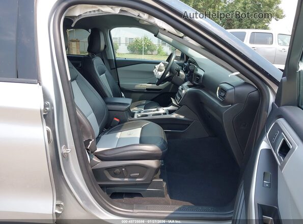 1FMSK8DH8RGA32132 2024 FORD EXPLORER Silver Вид салону спереду