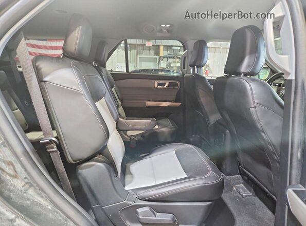 1FMSK8DH9NGB54539 2022 FORD EXPLORER Green Vista interior trasera