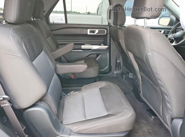 1FMSK8DH9RGA33080 2024 FORD EXPLORER Gray Rear interior view