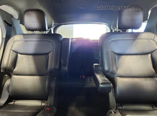 1FMSK8DHXLGC87291 2020 FORD EXPLORER Silver Rear seats view