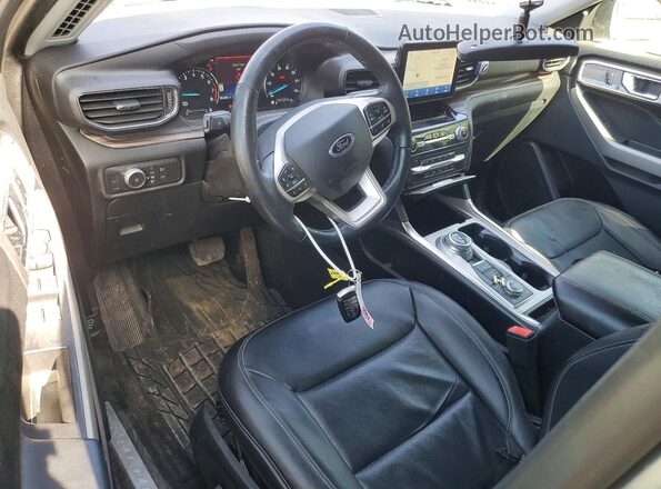 1FMSK8FH3MGA85374 2021 FORD EXPLORER Серебряный Вид панели приборов