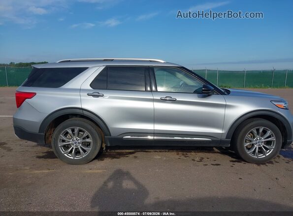1FMSK8FH7NGA64819 2022 FORD EXPLORER Silver Rear interior view