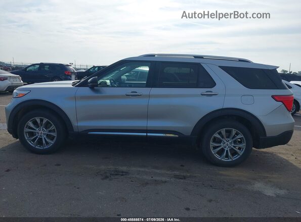 1FMSK8FH7NGA64819 2022 FORD EXPLORER Silver 360 interior view