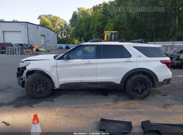 1FMSK8JH0NGA98995 2022 FORD EXPLORER White 360 interior view