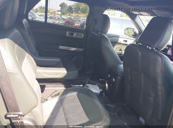 1FMSK8JH3RGA20832 2024 FORD EXPLORER Silver Vista de la etiqueta del VIN