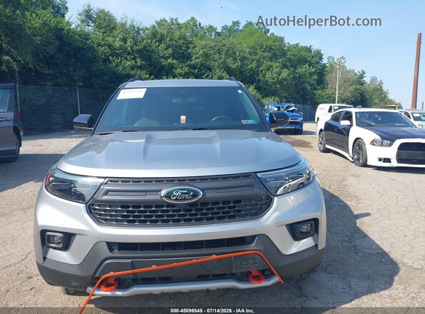 1FMSK8JH3RGA20832 2024 FORD EXPLORER Silver Vista interior trasera