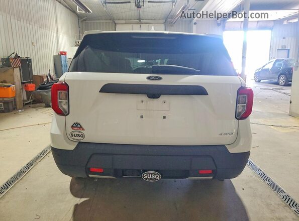 1FMSK8JHXMGC30501 2021 FORD EXPLORER White Вид ззаду