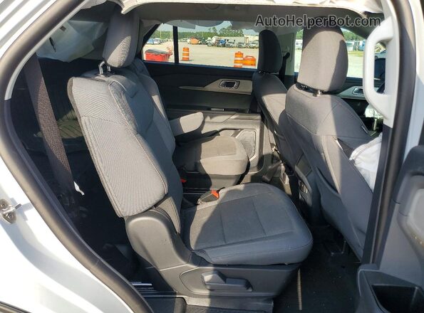 1FMUK7DH9TGA94844 2026 FORD EXPLORER White Vista interior trasera