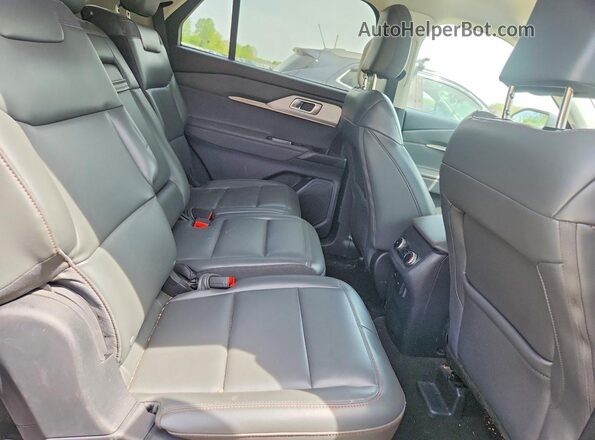 1FMUK8DH6SGA92182 2025 FORD EXPLORER Silver უკანა სალონის ხედი