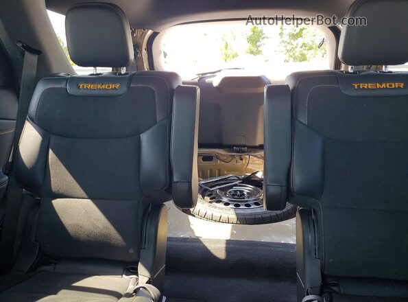 1FMWK8JC2TGA48053 2026 FORD EXPLORER Коричневый Вид задних сидений