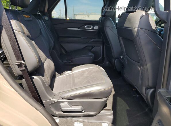 1FMWK8JC2TGA48053 2026 FORD EXPLORER Коричневый Вид задней части салона