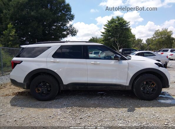 1FMWK8JC7TGA72963 2026 FORD EXPLORER White Vista interior trasera