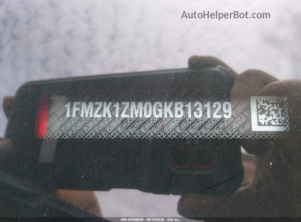 1FMZK1ZM0GKB13129 2016 FORD TRANSIT Red ძრავის განყოფილების ხედი