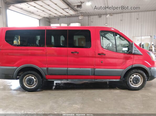 1FMZK1ZM0JKB42587 2018 FORD TRANSIT-150 Red Вид задньої частини салону