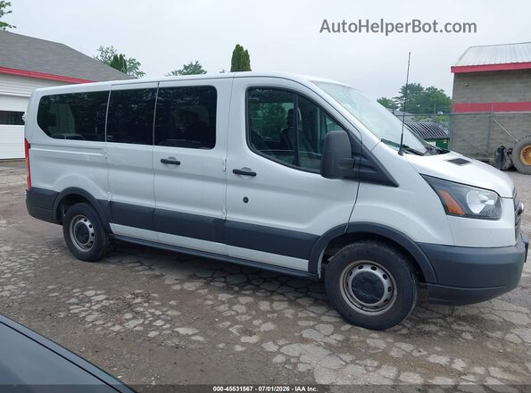 1FMZK1ZM8HKB26650 2017 FORD TRANSIT-150 White Vista interior trasera