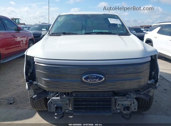 1FT6W1EV2PWG57053 2023 FORD F-150 LIGHTNING White Вид задньої частини салону