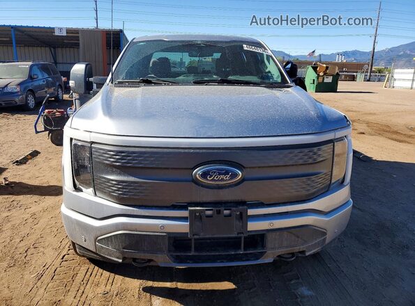 1FT6W1EV8PWG23182 2023 FORD F150 Silver Widok z przodu