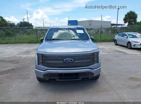 1FT6W1EV9NWG08042 2022 FORD F-150 LIGHTNING Silver ხელსაწყოთა პანელის ხედი