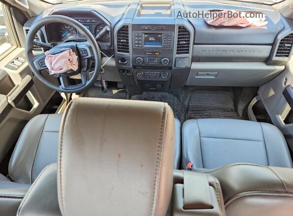 1FT7W2A63JEC08566 2018 FORD F250 Белый Вид панели приборов