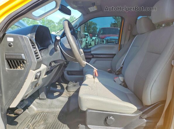 1FT7W2A69KEE77012 2019 FORD F250 Yellow Вид салону спереду