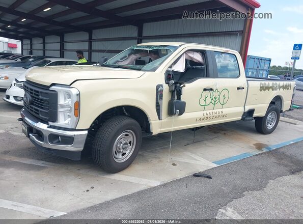 1FT7W2AAXSED85671 2025 FORD F-250 Yellow წინა მარცხენა ხედი სამი მეოთხედიდან