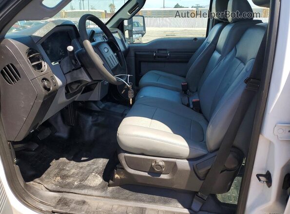 1FT7W2B60GEB68812 2016 FORD F250 White Սալոնի դիմացի տեսք