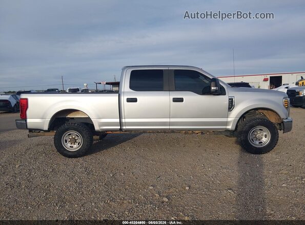 1FT7W2B61JEC69946 2018 FORD F-250 Серый Вид панели приборов