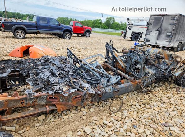 1FT7W2B62HEB66867 2017 FORD F250 Burn Widok tylnych siedzeń