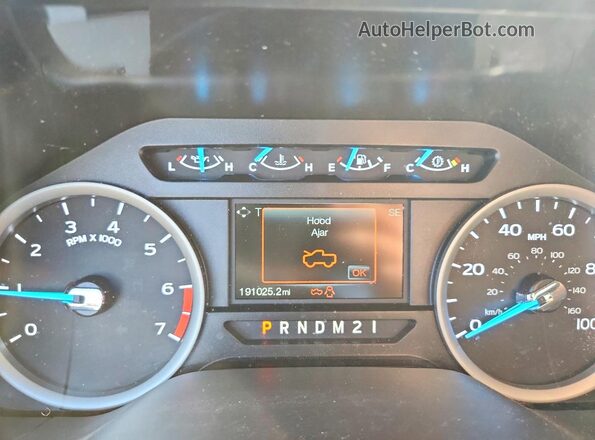 1FT7W2B62JEC89736 2018 FORD F250 White Widok zestawu wskaźników