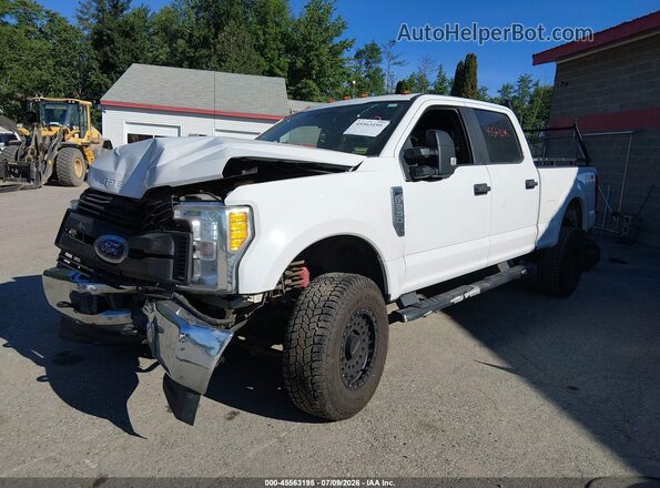 1FT7W2B63HEF04017 2017 FORD F-250 White Vista tres cuartos delantera izquierda
