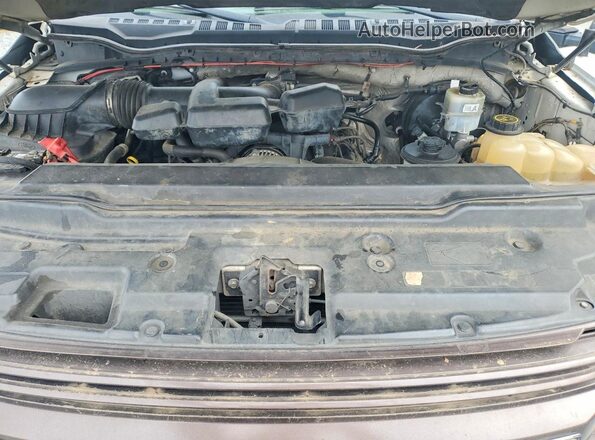 1FT7W2B63HEF24770 2017 FORD F250 Two Tone Widok wnętrza z tyłu