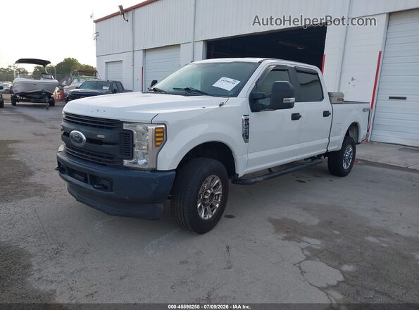 1FT7W2B63JEC93066 2018 FORD F-250 White Առջևի ձախ երեք քառորդ տեսարան