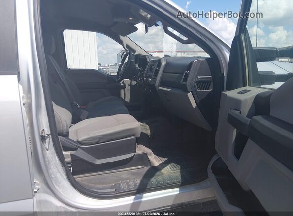1FT7W2B65JEC83817 2018 FORD F-250 Silver Widok wnętrza z przodu
