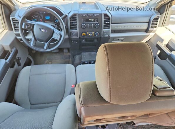 1FT7W2B66KEE79220 2019 FORD F250 Белый Вид панели приборов