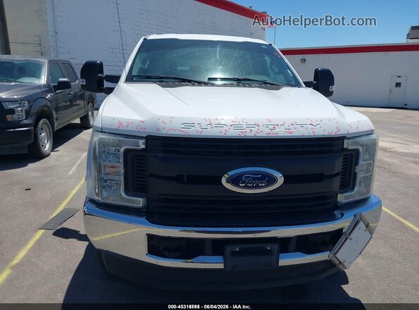 1FT7W2B69HED73014 2017 FORD F-250 White Вид задньої частини салону