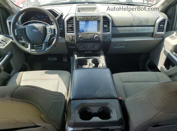 1FT7W2B6XHEB52831 2017 FORD F250 Красный Вид панели приборов